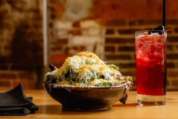 ¿Una comida de 3 platos por 20 dólares? Honeysuckle Midday aborda el tema de la accesibilidad en los restaurantes