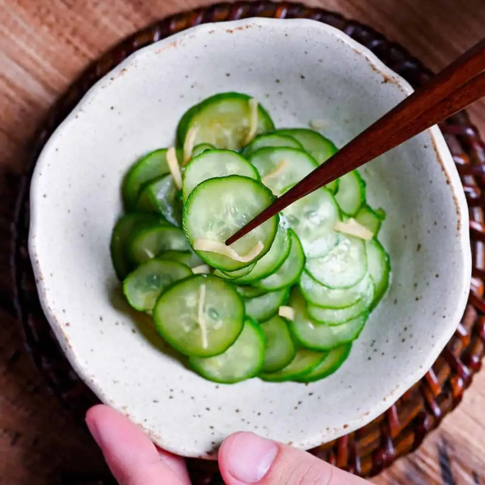 Japanese Cucumber Salad (Sunomono)