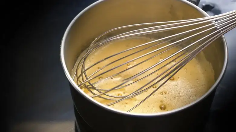 La salsa beurre blanc es una salsa tradicional francesa que no es tan antigua como podrías pensar