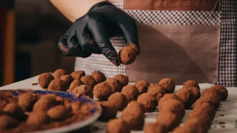 The Texture Red Flags To Avoid In A Box Of Fancy Chocolates