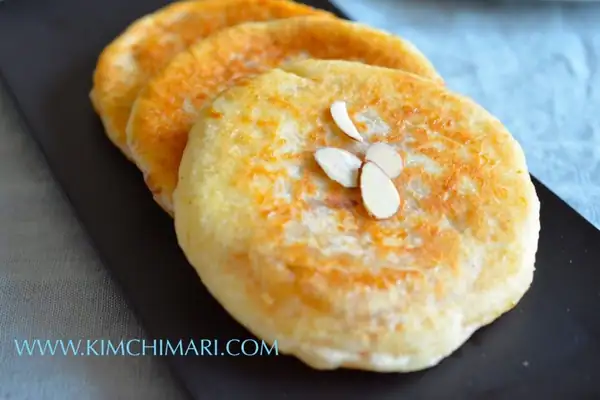 Hotteok (호떡)- Korean Sweet Dessert Pancake