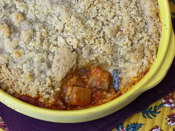 Vegetable ratatouille crumble, a quick and easy dish you'll love!