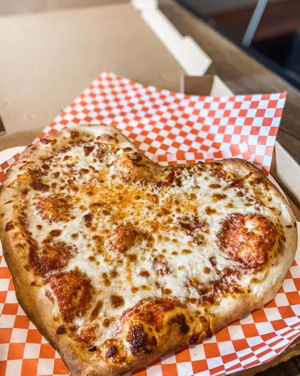 Henderson’s Stella’s Pizza Closes, Transforms Into Manizza’s Pizza in the Southwest