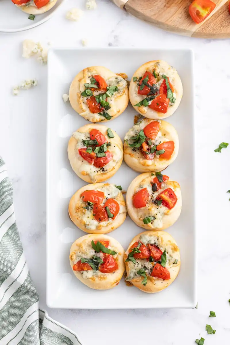Pizzette with Gorgonzola, Tomato and Basil