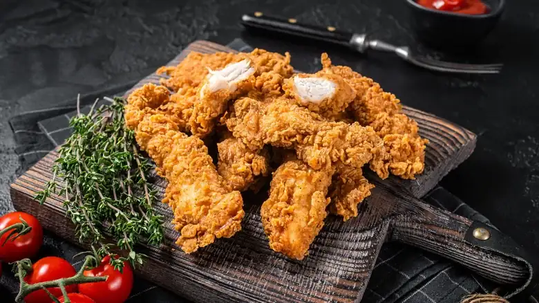 La regla de rebozado que siempre debes seguir para obtener pollo frito crujiente