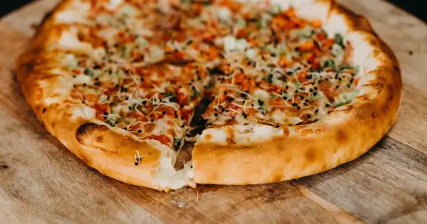 Recipe for pizza with stuffed crust, submitted by Karen Santos