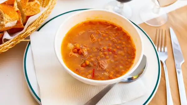 La panceta salada es tu ingrediente secreto para mejores sopas y guisos