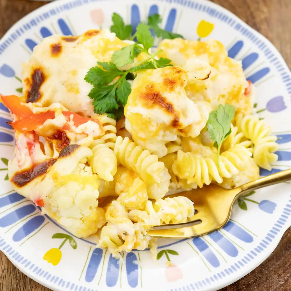 Pasta casserole with cauliflower
