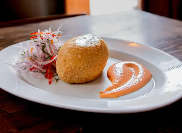 Stuffed potato. José del Castillo in Isolina