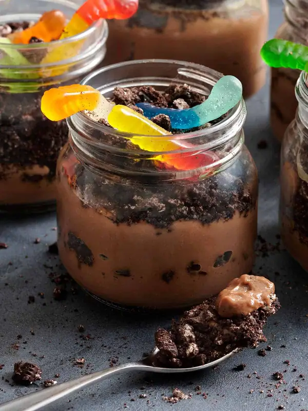 Dig In! 🪱 This Worms in Dirt Dessert is Kid-Approved Fun