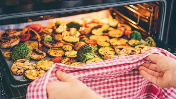 Your Broiler Is The Hands-Off Way To Roast Vegetables To Charred Perfection
