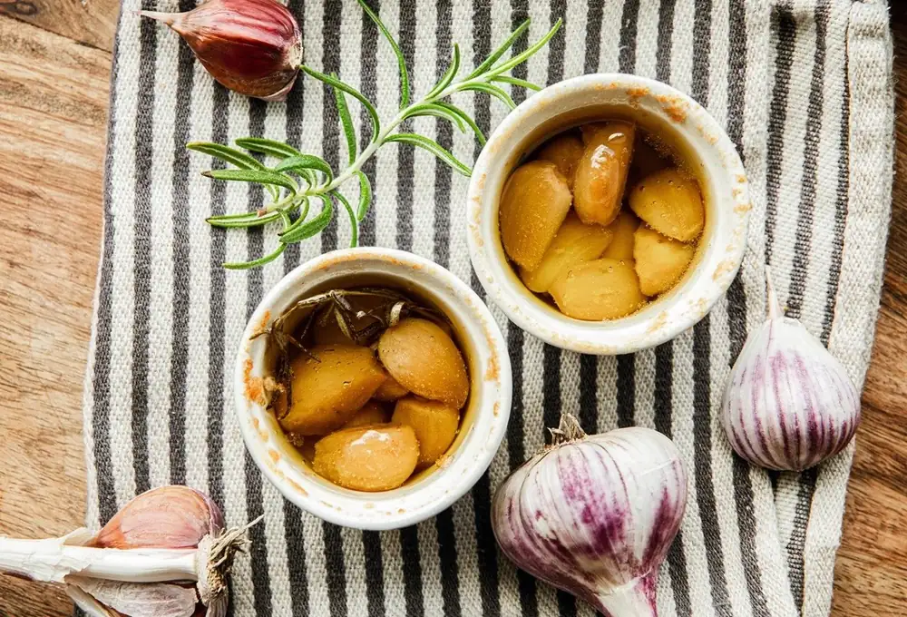 How to easily make confit garlic at home
