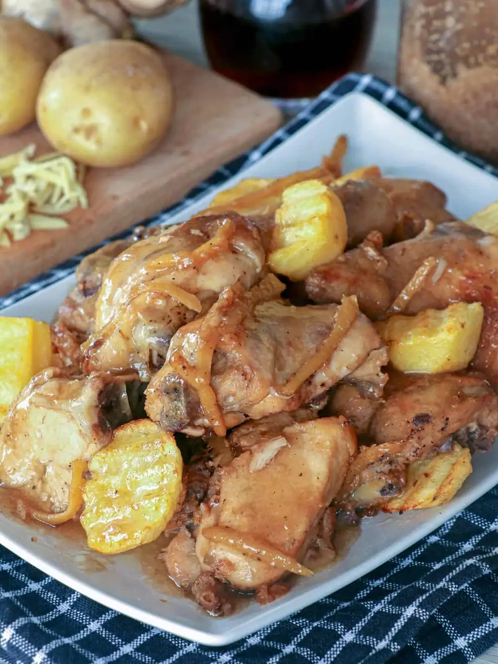 Stewed Chicken and Potatoes in Fish Sauce