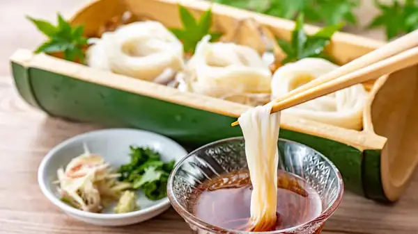 Why You Always Should Rinse Somen Noodles After They're Boiled