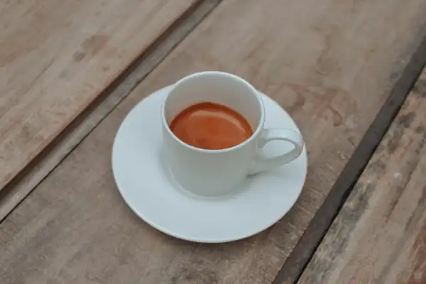 Do baristas dream of pre-extracted espressos?