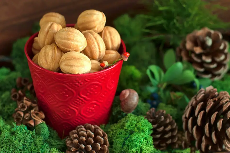 Russian Walnut Cookies: Oreshki