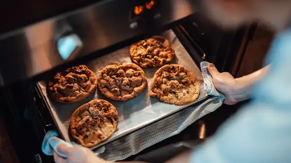 Create Perfectly Shaped Cookies With This Genius Bowl Hack