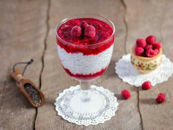 Chia pudding with yogurt