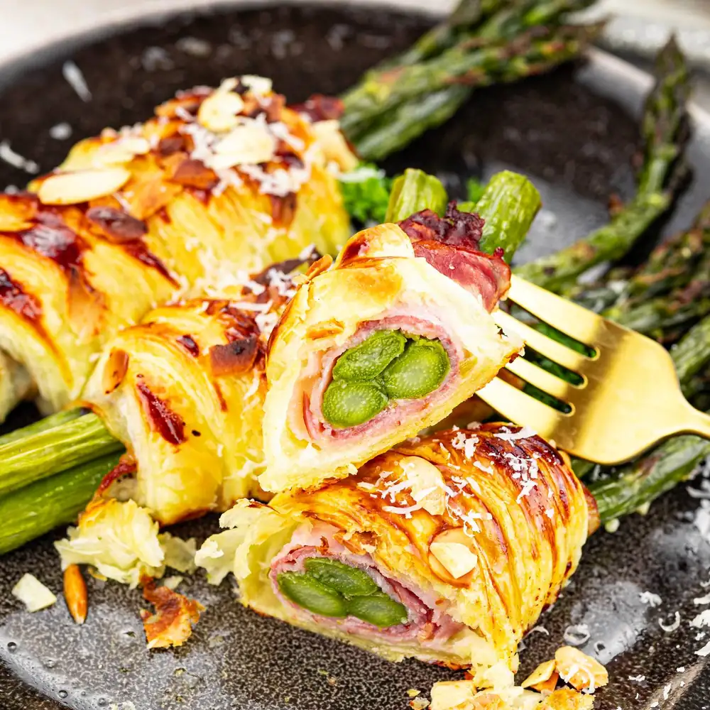 Asparagus in puff pastry
