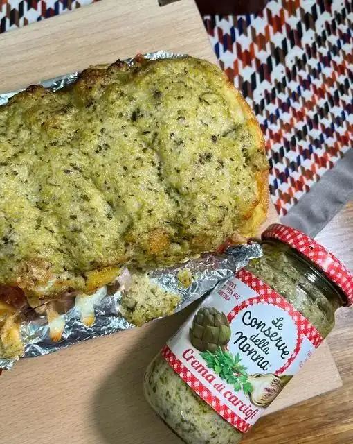 Special loaf of bread with artichoke cream