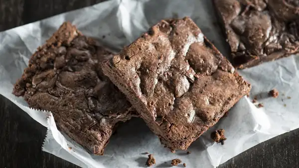 How To Prevent The Edges Of Your Brownies From Becoming Hard