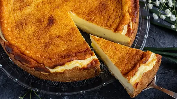 No Bake Vs Baked Cheesecake: What Makes Them Different, Besides The Obvious?