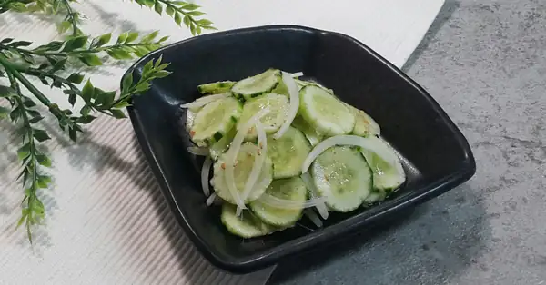 Skip the red pepper powder~ Sweet and sour cucumber salad~*