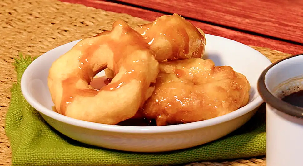 Arequipa-style cassava fritters: step-by-step recipe (Video)