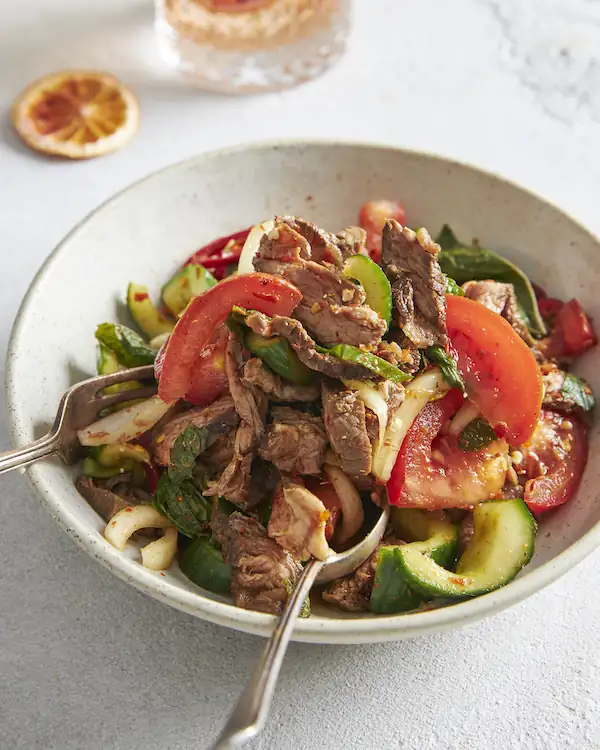 Receta de ensalada de ternera tailandesa picante