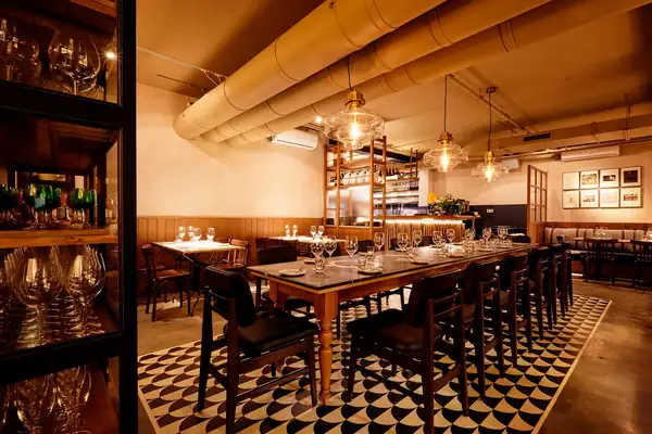 Public, more than a wine bar on duty