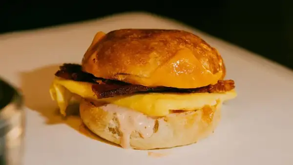 Where Alton Brown Orders His Favorite Breakfast Sandwich From