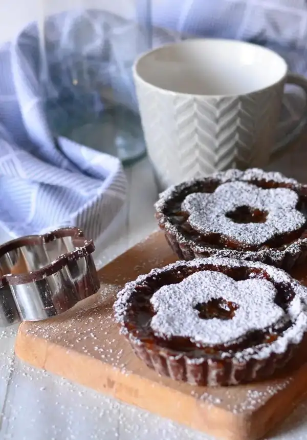 Vegan cocoa tartlets