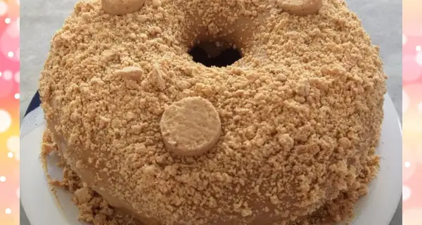 Peanut Butter Cake with Dulce de Leche Recipe, submitted by Aline Goes