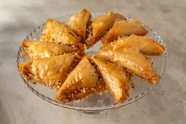 Walnut-filled Şöbiyet