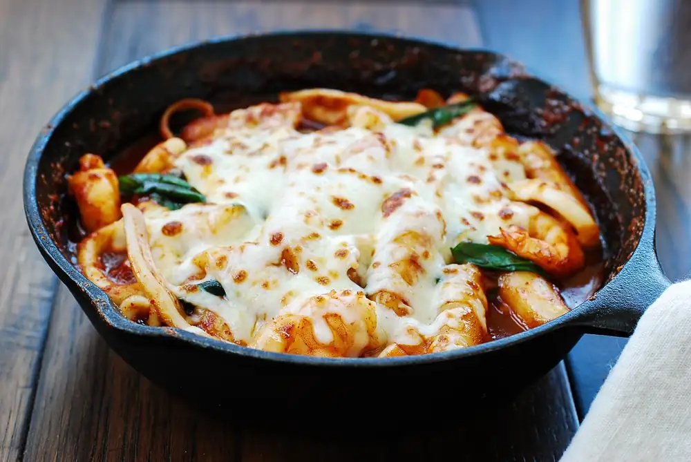 Seafood Cheese Tteokbokki (Spicy Rice Cake)