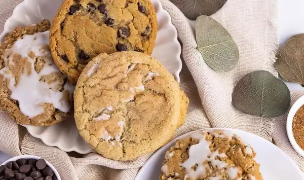 Estas panaderías veganas te llevan galletas, pasteles y tartas con sabor otoñal directamente a tu puerta