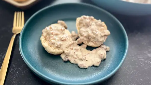 Classic One-Skillet Sausage Gravy Recipe