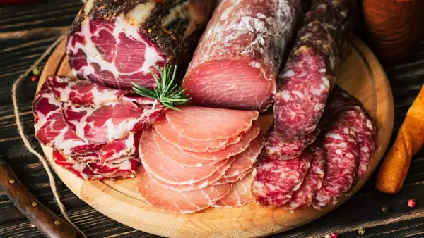 Has your ham turned green and “fluorescent”? Here's why it happens and when to worry