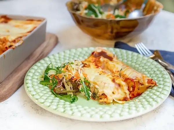 Creamy lasagna rolls with spinach