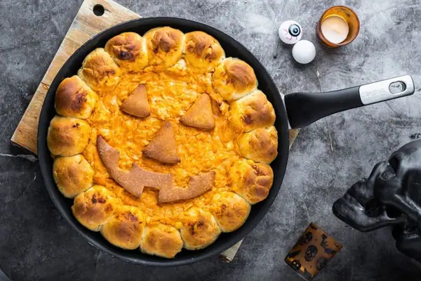 Halloween Pizza Dip