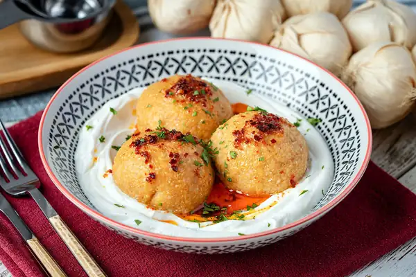 Perfectamente cocinadas: Albóndigas rellenas hervidas que no se deshacen