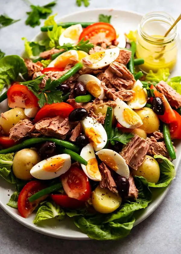 Nicoise Salad (French Salad with Tuna)
