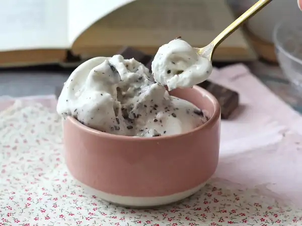 Helado de stracciatella con cremoso ninja