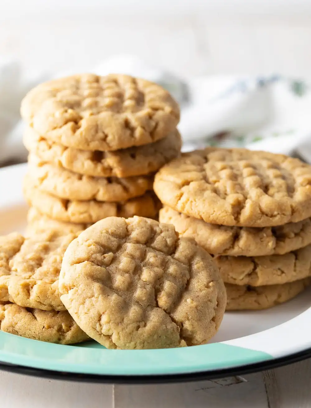 Best Peanut Butter Cookies Recipe (with Peanuts)