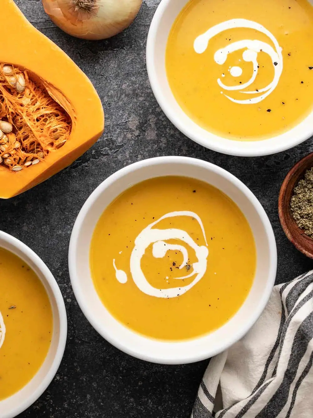 ¡Esta sopa fácil de calabaza moscada es mi nueva obsesión otoñal!