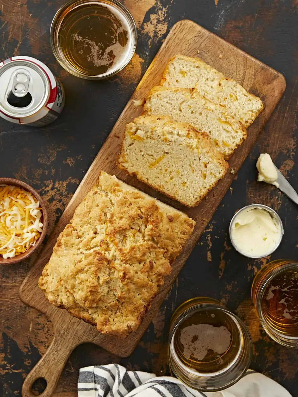Easy Homemade Beer Bread (No Yeast)