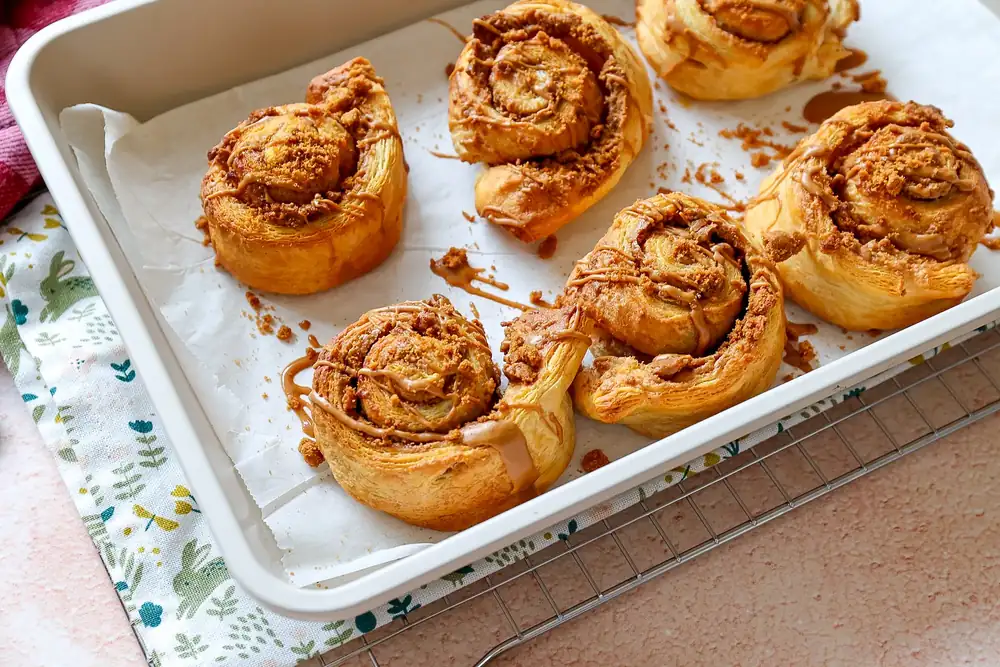 Speculoos croissant rolls