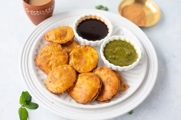 Eggplant Pakora (Baingan Pakora)