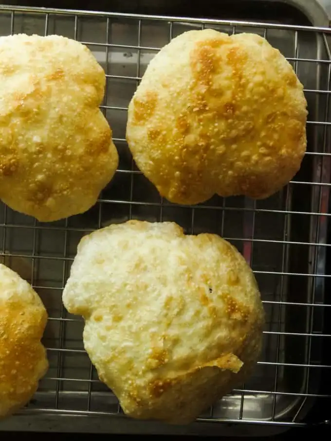 How to make poori(deep fried Indian bread)