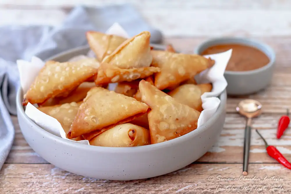 Cheese And Corn Samoosas